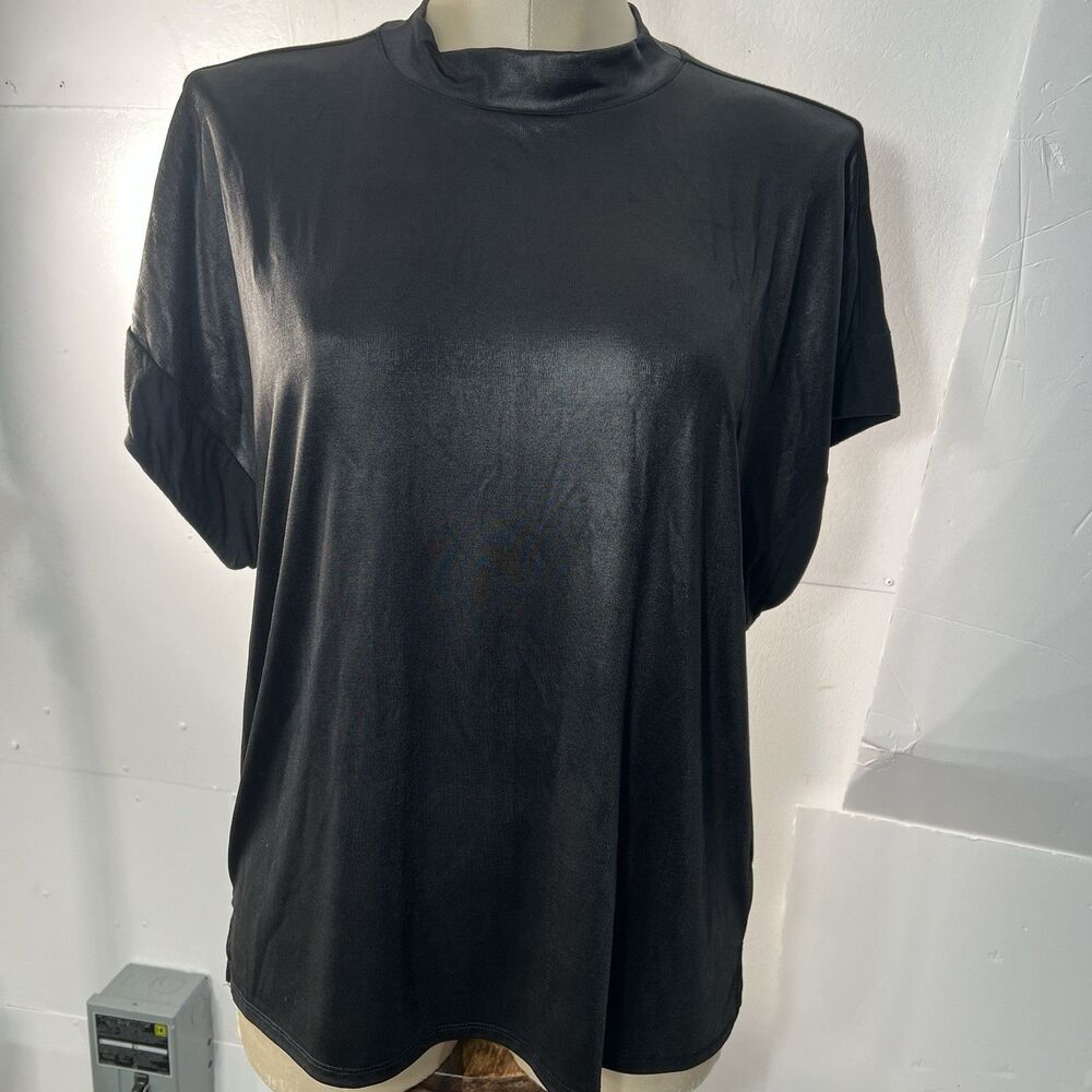 Express Womens Shiny Relaxed Tee Size L Black Short Sleeve EUC